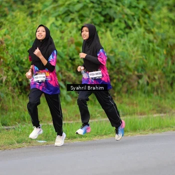 Runner Photo 7612471