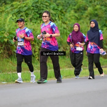 Runner Photo 7612478