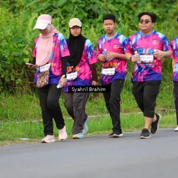 Runner Photo 7612543