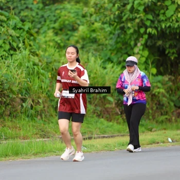Runner Photo 7612545