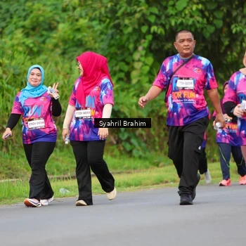 Runner Photo 7612555
