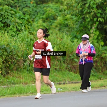 Runner Photo 7612561