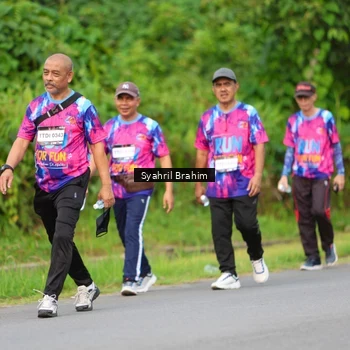 Runner Photo 7612609