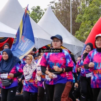 Runner Photo 7612792