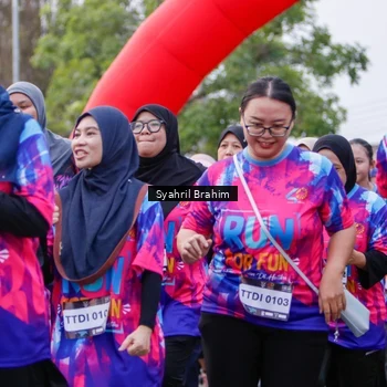 Runner Photo 7612796