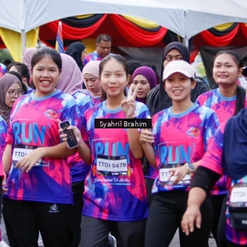 Runner Photo 7612809