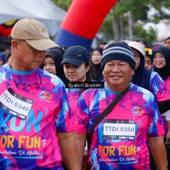 Runner Photo 7612811