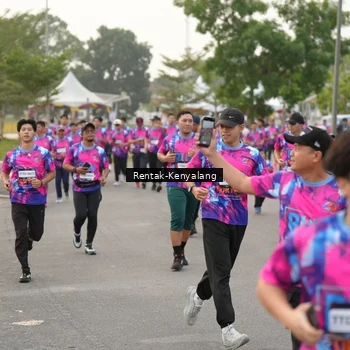 Runner Photo 7613446