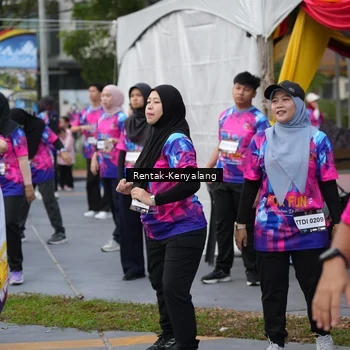 Runner Photo 7613588