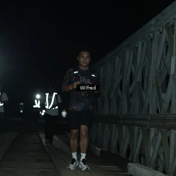 Runner Photo 7615442