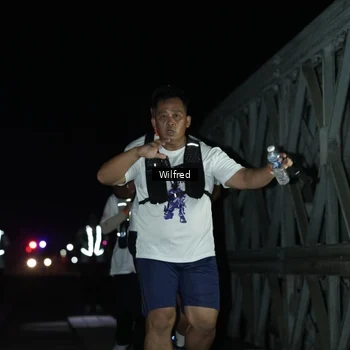 Runner Photo 7615684