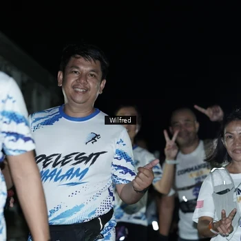 Runner Photo 7615878