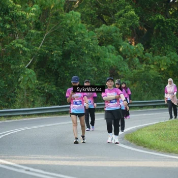 Runner Photo 7617664