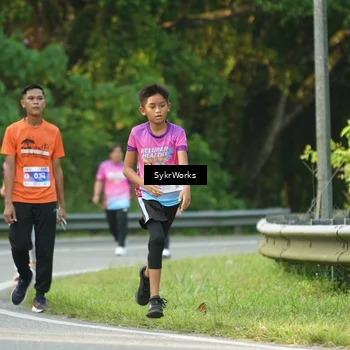 Runner Photo 7618442