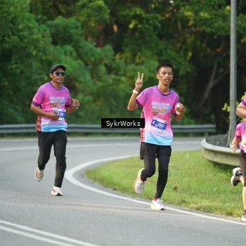 Runner Photo 7619012