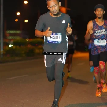 Runner Photo 7623374