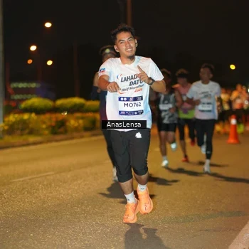 Runner Photo 7623527
