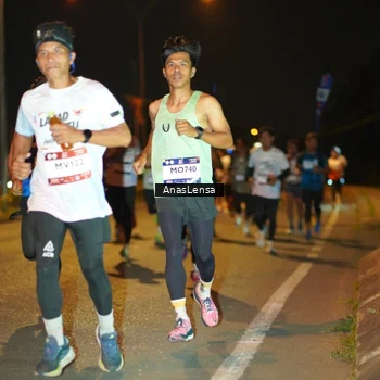 Runner Photo 7623535