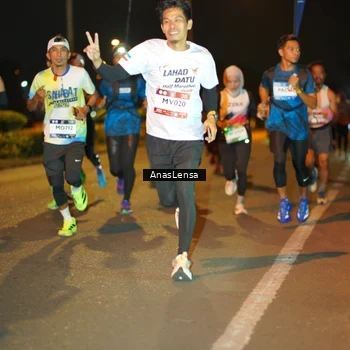 Runner Photo 7623553