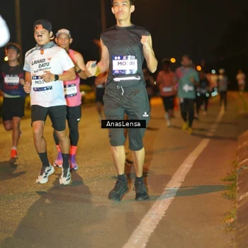 Runner Photo 7623624