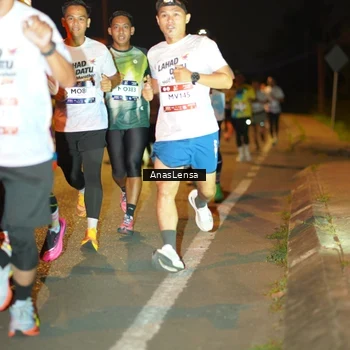 Runner Photo 7623652