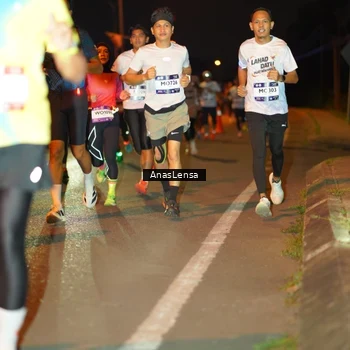 Runner Photo 7623696