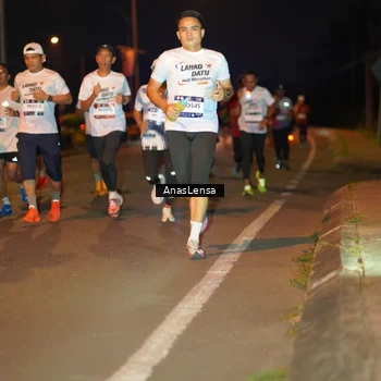 Runner Photo 7623728