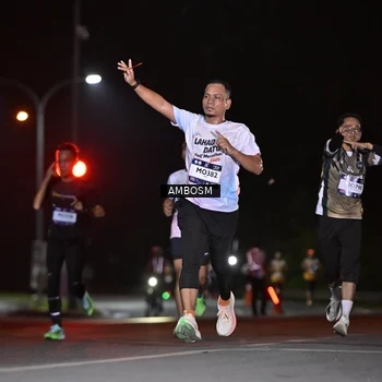 Runner Photo 7623737