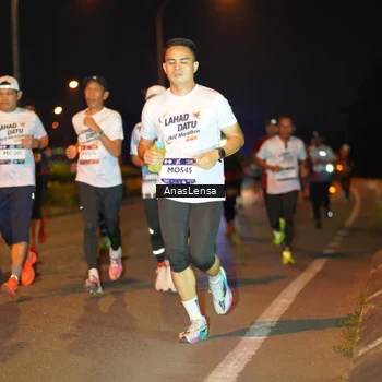Runner Photo 7623743