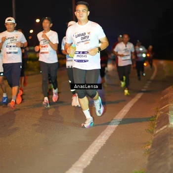 Runner Photo 7623744