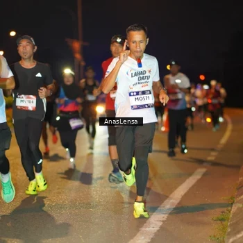 Runner Photo 7623763