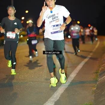 Runner Photo 7623765