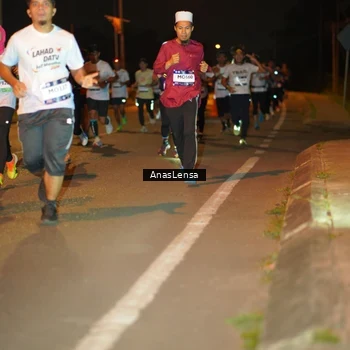 Runner Photo 7623815