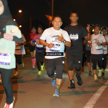 Runner Photo 7623996