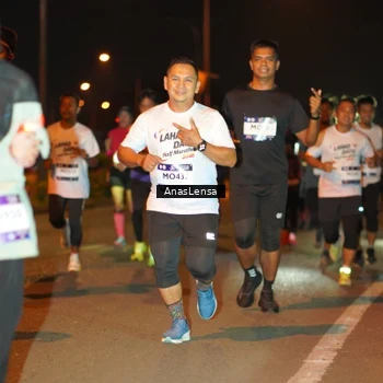 Runner Photo 7624015