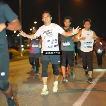 Runner Photo 7624032