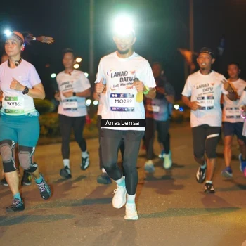 Runner Photo 7624073