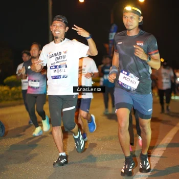 Runner Photo 7624132