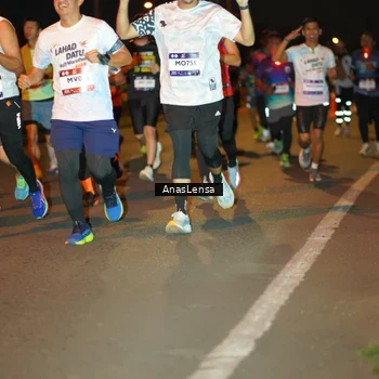 Runner Photo 7624211