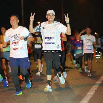 Runner Photo 7624212