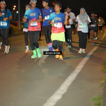Runner Photo 7624351