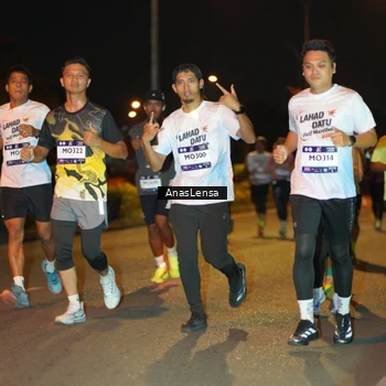 Runner Photo 7624455