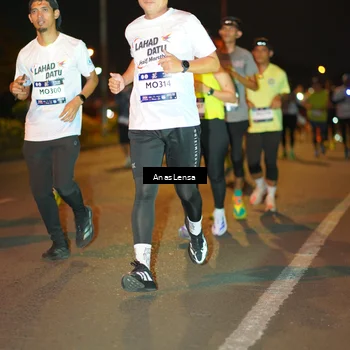 Runner Photo 7624474