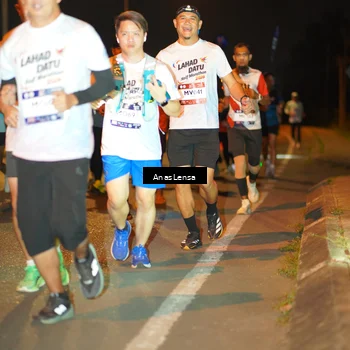 Runner Photo 7624544