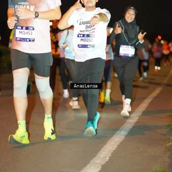 Runner Photo 7624638