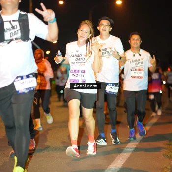Runner Photo 7624814