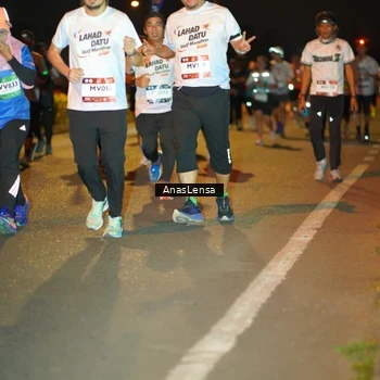 Runner Photo 7624878