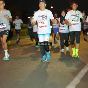 Runner Photo 7624996