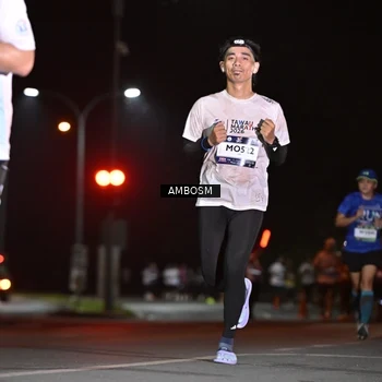 Runner Photo 7625013