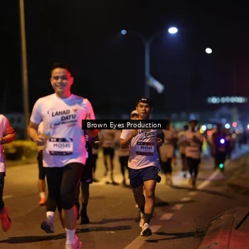 Runner Photo 7625172